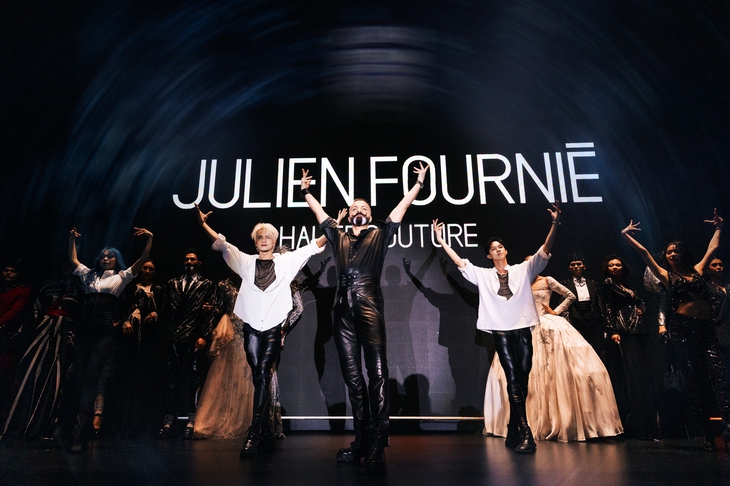'Vở diễn thời trang' đặc sắc của nhà thiết kế Haute Couture Julien Fournié - Ảnh 1. Haute Couture - Ảnh 1.