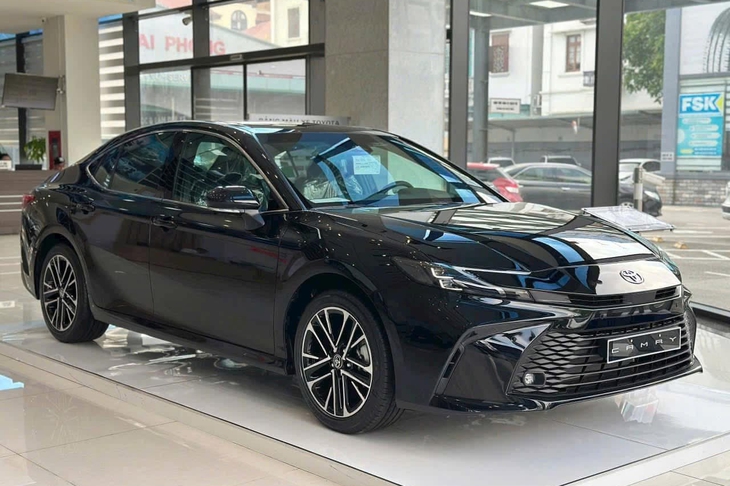 Toyota Camry - Ảnh 3.