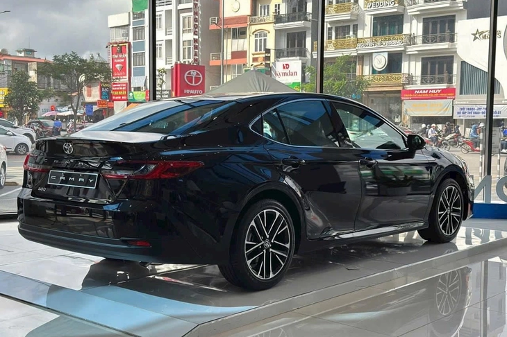 Toyota Camry - Ảnh 4.