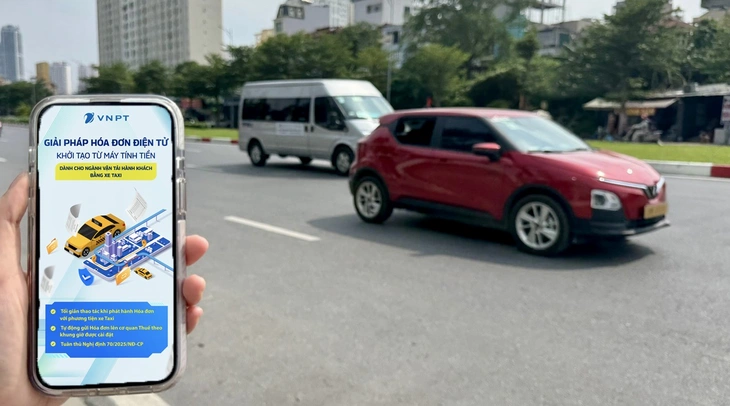 Từ 1-6-2025, taxi phải lập hóa đơn điện tử ngay khi kết thúc chuyến đi - Ảnh 1. VNPT - Ảnh 1.