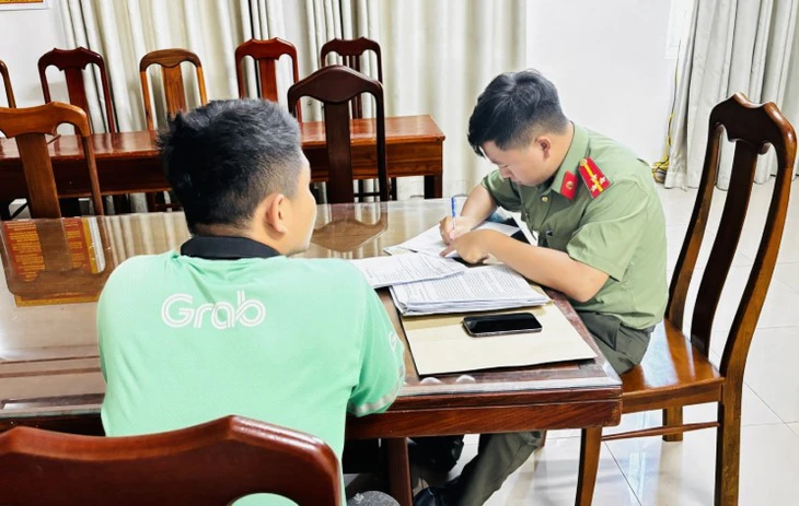 Một công ty chứng khoán ở Hà Nội chuyển 'nhầm' hơn 1,7 tỉ đồng cho tài xế công nghệ - Ảnh 1. chứng khoán - Ảnh 1.