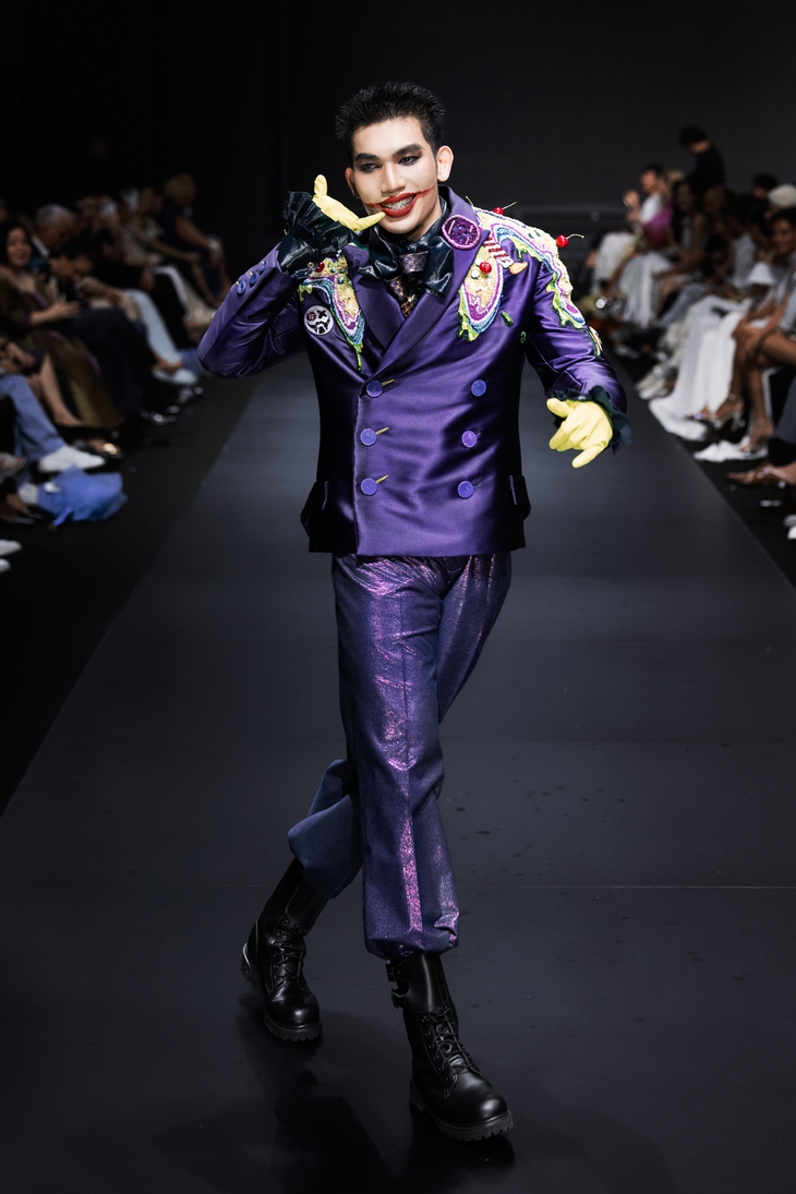 'Vở diễn thời trang' đặc sắc của nhà thiết kế Haute Couture Julien Fournié - Ảnh 4. Haute Couture - Ảnh 4.