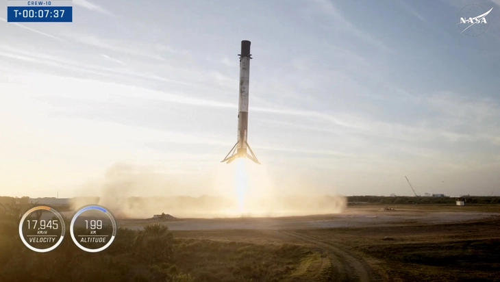 Toàn cảnh khẩu chiến hai ông Trump - Musk: Từ thuế đến cáo buộc đường dây mại dâm - Ảnh 5. khẩu chiến - Ảnh 3.