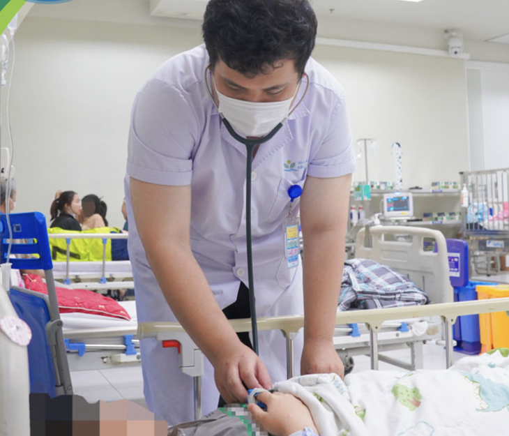 Nam sinh 15 tuổi ngộ độc vì sử dụng thuốc lá điện tử đã bị cấm - Ảnh 1. Nam sinh 15 tuổi ngộ độc vì sử dụng thuốc lá điện tử đã bị cấm - Ảnh 1.