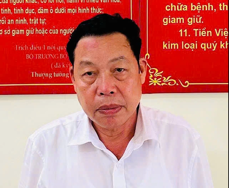 Một cán bộ hải quan bị bắt vì khai thác gỗ rừng trái phép - Ảnh 2.