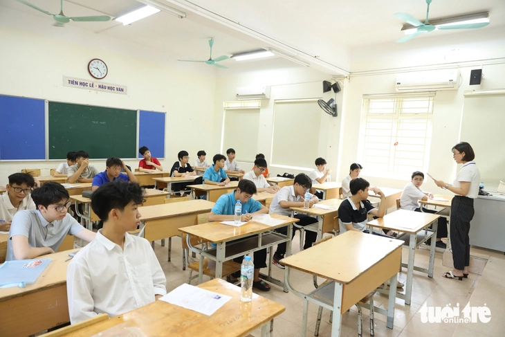 lớp 10 - Ảnh 7.