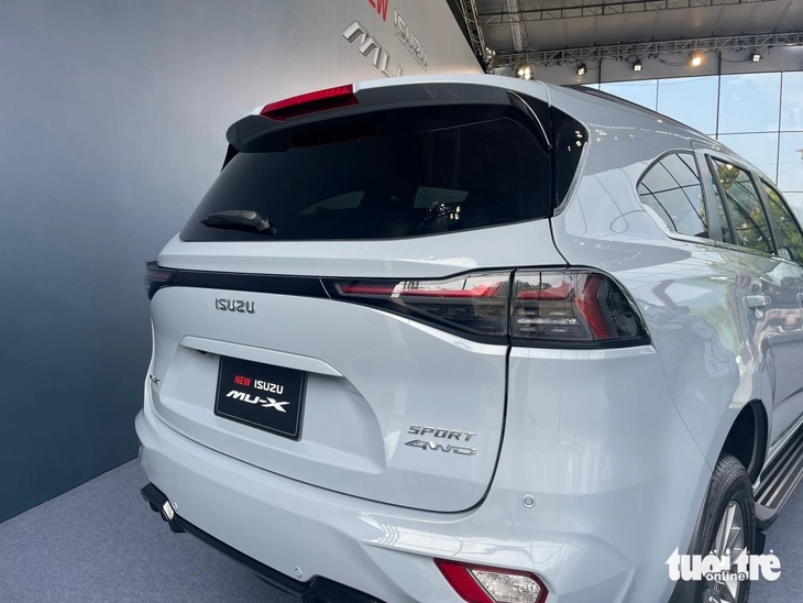 Isuzu mu-X - Ảnh 3.