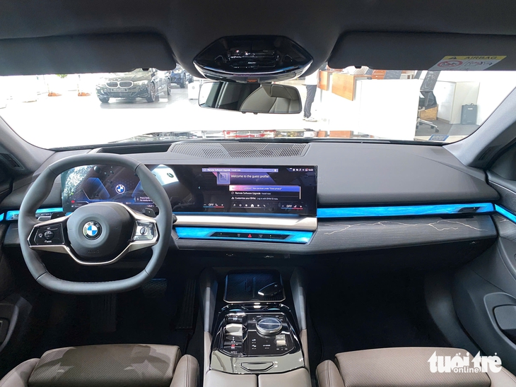 BMW 5 Series - Ảnh 10.