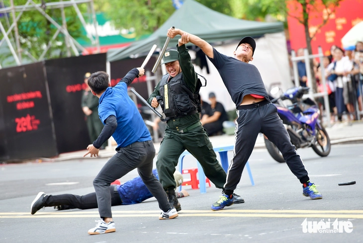 Cảnh sát cơ động - Ảnh 4.