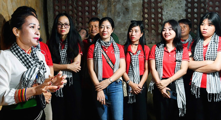 Tìm về cội nguồn cùng nhiếp ảnh gia Trần Thế Phong - Ảnh 7. Cội rễ, hào khí anh hùng, đất nước, dân tộc qua những bức ảnh của Trần Thế Phong - Ảnh 7.