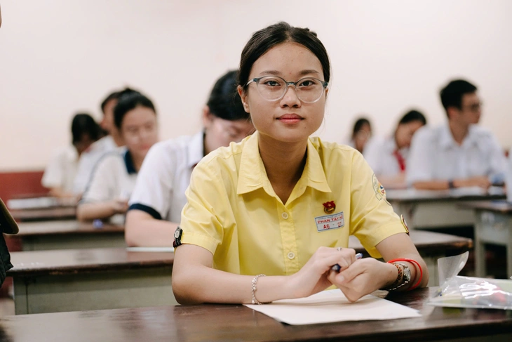 lớp 10 - Ảnh 7.