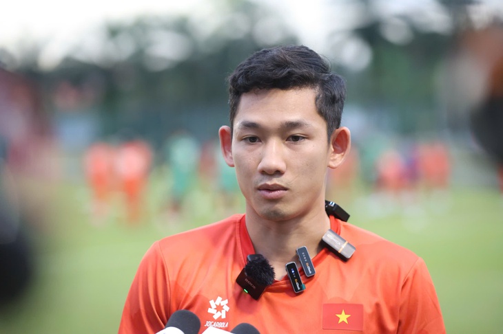 Hai Long quyết thắng Malaysia như đã thắng Man United - Ảnh 1.