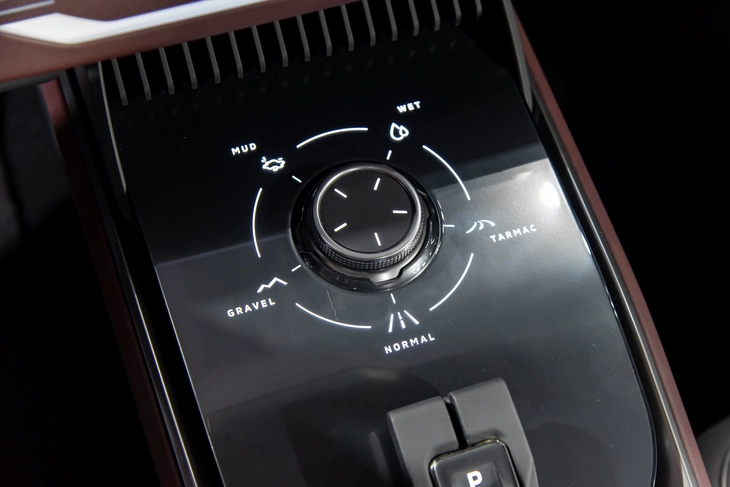 Mitsubishi DST Concept - Ảnh 16.
