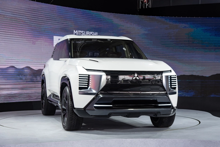 Mitsubishi DST Concept - Ảnh 5.