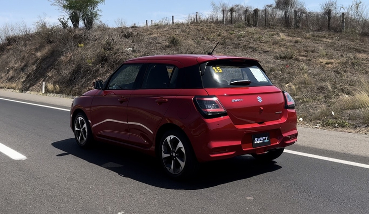 Sắp ra mắt Việt Nam, Suzuki Swift 2025 đã phải dừng sản xuất? - Ảnh 2.
