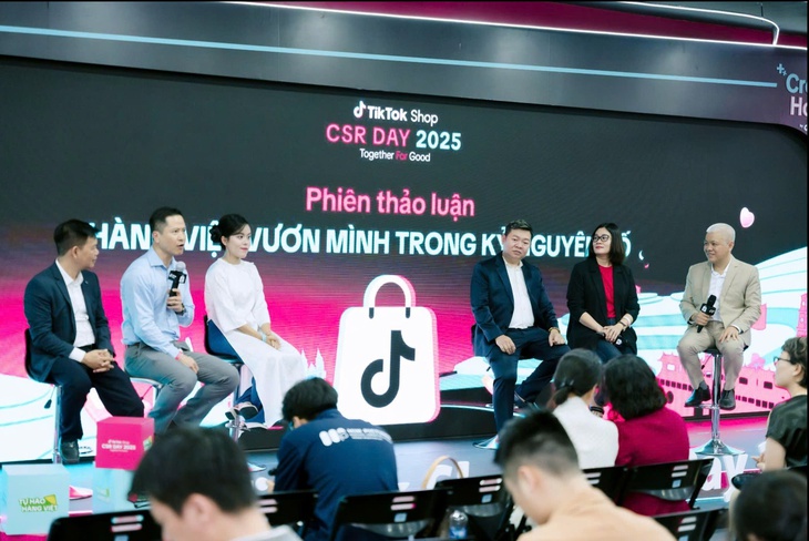 Chắp cánh hàng Việt vươn mình trong kỷ nguyên số - Ảnh 2. Chắp cánh hàng Việt vươn mình trong kỷ nguyên số - Ảnh 2.