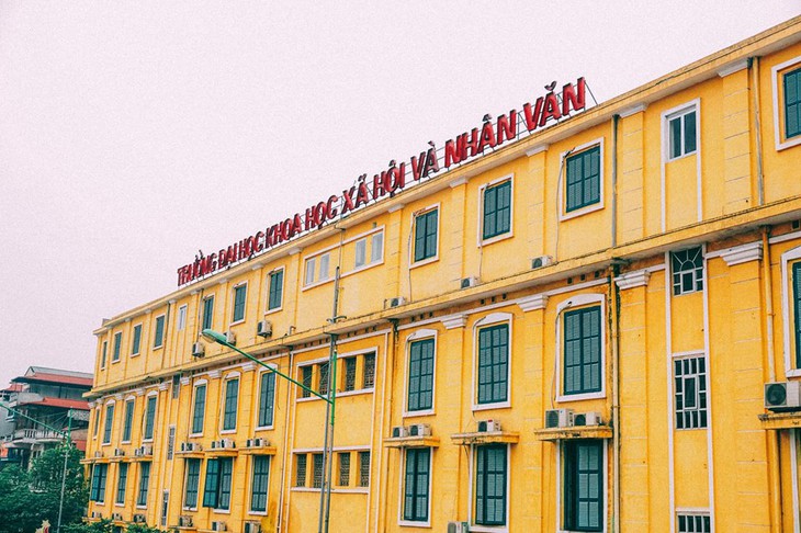 Trường đại học Khoa học xã hội và Nhân văn thêm 2 tổ hợp sau tranh cãi bỏ văn - sử - địa - Ảnh 1.