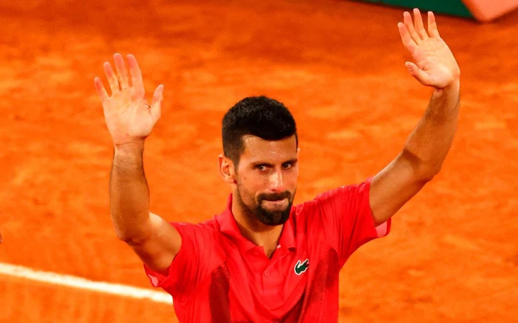 Sabalenka bật khóc nói về 'màn trình diễn tệ hại' ở chung kết Roland Garros 2025 - Ảnh 2.