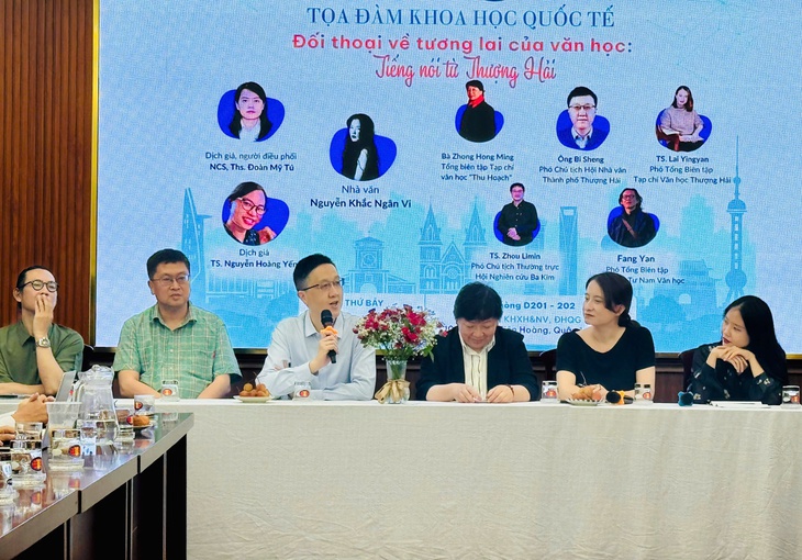 Trong một xã hội đồng nhất, làm sao để nhà văn trẻ cất lên tiếng nói riêng? - Ảnh 2. Nhà văn trẻ đi từ thanh xuân vườn trường đến đối thoại lớn với các vấn đề của đất nước - Ảnh 2.