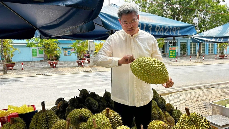 Nguyên Tổng lãnh sự Trung Quốc tại TP.HCM: Để quả 'sầu riêng' thành trái 'vui chung' - Ảnh 1.