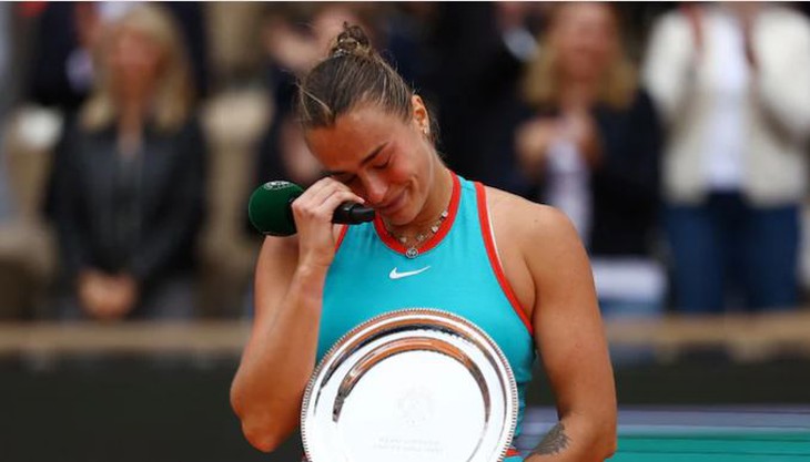 Sabalenka nói mình thua ‘do ý trời’ ở chung kết Roland Garros 2025 Sabalenka nói mình thua ‘do ý trời’ ở chung kết Roland Garros 2025