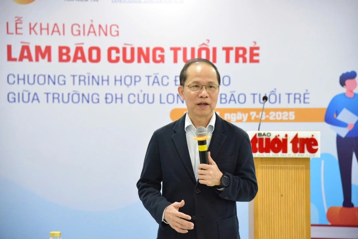 Sinh viên Trường đại học Cửu Long học 'Làm báo cùng Tuổi Trẻ' - Ảnh 2.