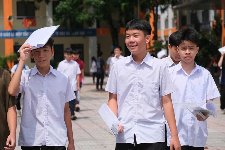 lớp 10 - Ảnh 1.