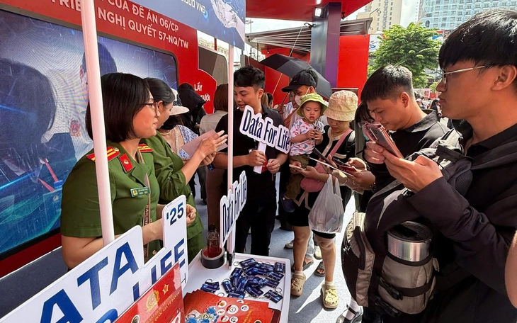 TP.HCM tiếp tục triển khai kinh tế đêm gắn với Đề án 06 - Ảnh 2.