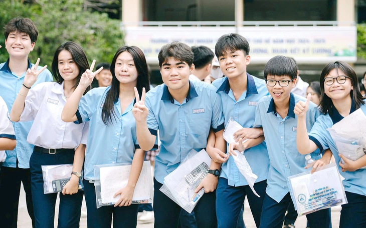 Trưa nay, Trường phổ thông Năng khiếu công bố điểm thi, điểm chuẩn lớp 10 - Ảnh 2.
