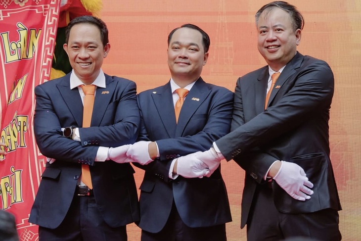 Người Việt ồ ạt mở tài khoản, quỹ ngoại săn mua cổ phần công ty chứng khoán - Ảnh 1.