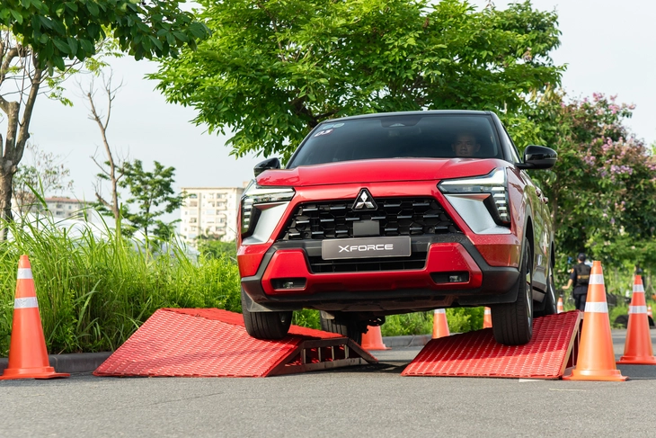 Vắt sức Mitsubishi Xforce leo dốc cao 8 mét và loạt bài thử ra trò, lại còn free tại Hà Nội- Ảnh 11. Mitsubishi - Ảnh 11.