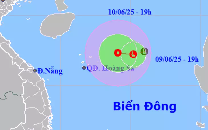 Áp thấp nhiệt đới đã hình thành, xu hướng thành bão số 1, đi lên phía bắc - Ảnh 2.