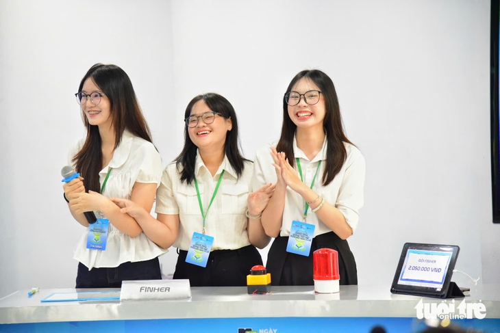 Bạn trẻ háo hức bước vào sân chơi thực tiễn, đấu trí tài chính - Ảnh 1.
