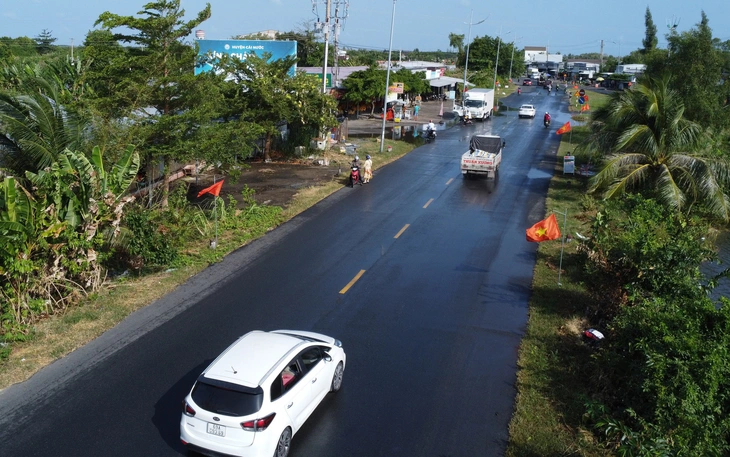 Cao tốc Cà Mau - Cần Thơ phải khắc phục khó khăn hoàn thành đúng tiến độ - Ảnh 2.