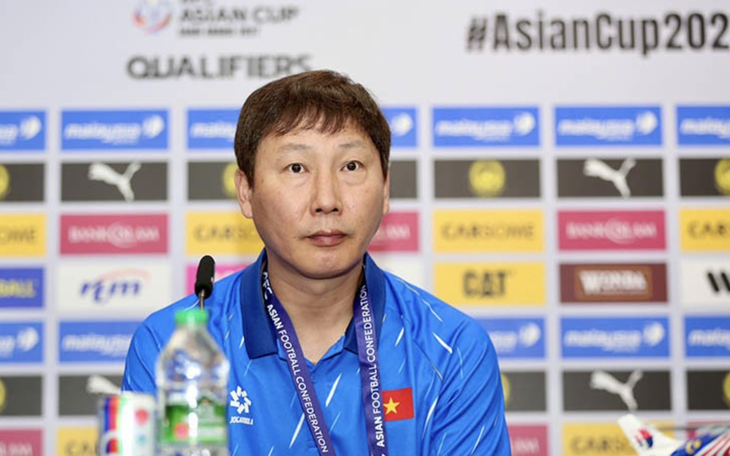 HLV Peter Cklamovski: "Malaysia sẽ tạo nên lịch sử trước Việt Nam - Ảnh 4.
