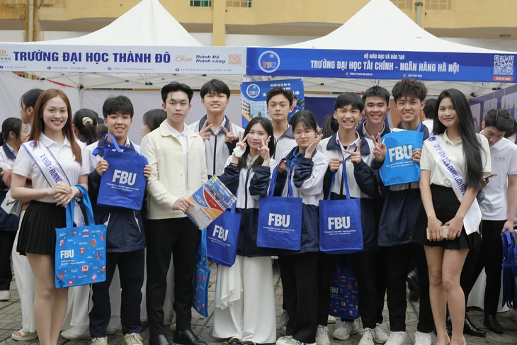 Trường ĐH Tài chính - Ngân hàng Hà Nội - Ảnh 6.