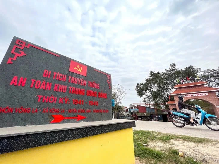 Chủ tịch Hà Nội lập 11 tổ công tác để giám sát việc sắp xếp lại xã, phường - Ảnh 1.