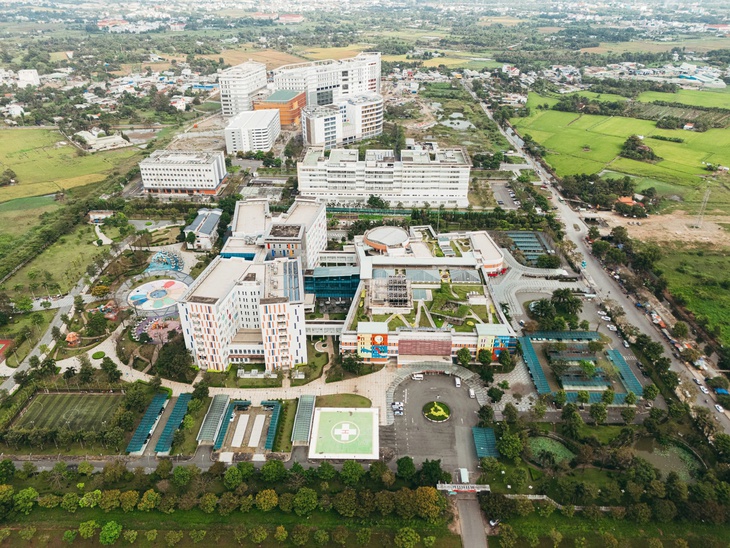 Tập trung tháo gỡ các dự án đầu tư công trong Ngành y tế TP.HCM sau sáp nhập- Ảnh 1. y tế TP.HCM - Ảnh 1.