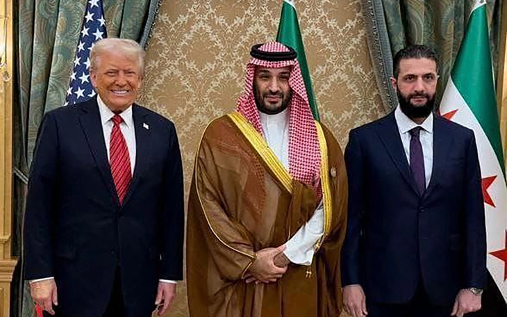Ông Trump bảo DOGE cắt tài trợ ông Musk để tiết kiệm ngân sách - Ảnh 3.