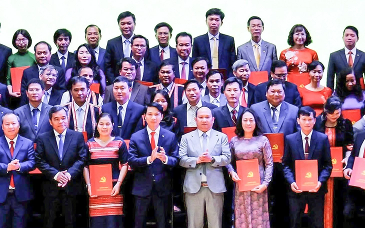 Đắk Lắk kiện toàn ban chấp hành đảng bộ tỉnh và lãnh đạo 102 xã, phường mới- Ảnh 3.