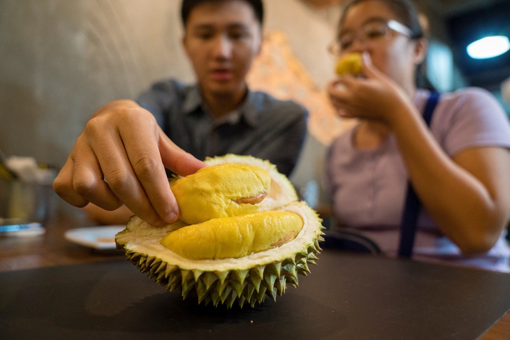 Vô lý tin đồn uống rượu với sầu riêng gây chết người Vô lý tin đồn uống rượu với sầu riêng gây chết người