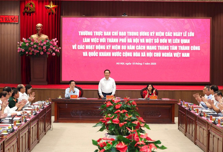 diễu binh - Ảnh 1.