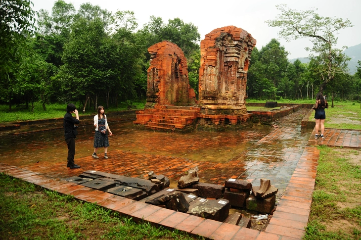 Di sản thế giới Hội An và Mỹ Sơn chính thức trực thuộc Đà Nẵng, công bố bộ máy mới Di sản thế giới Hội An và Mỹ Sơn chính thức trực thuộc Đà Nẵng, công bố bộ máy mới