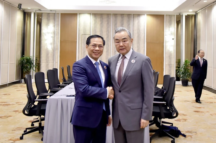 Bộ trưởng Bùi Thanh Sơn tiếp xúc song phương Bộ trưởng Ngoại giao Trung Quốc Vương Nghị Bộ trưởng Bùi Thanh Sơn tiếp xúc song phương Bộ trưởng Ngoại giao Trung Quốc Vương Nghị