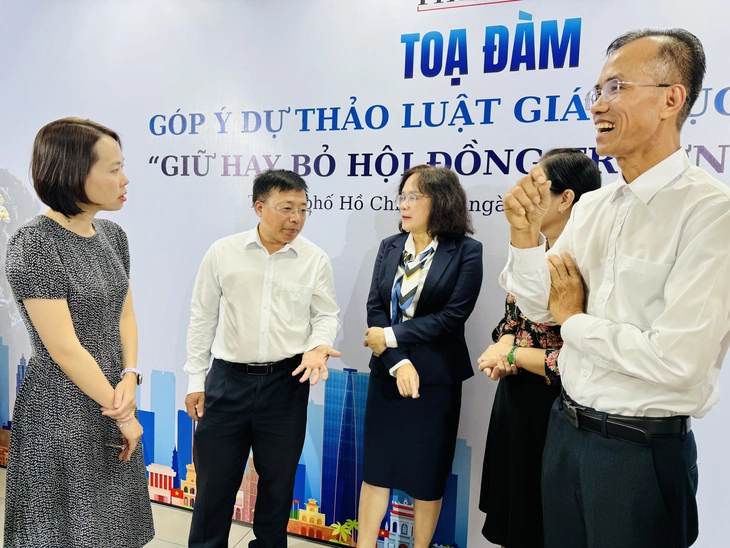 Bỏ hội đồng trường thành viên đại học quốc gia, đại học vùng là ‘bước lùi về tự chủ đại học’? Bỏ hội đồng trường thành viên đại học quốc gia, đại học vùng là ‘bước lùi về tự chủ đại học’?