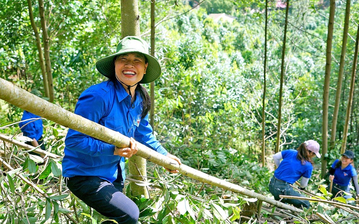 Được cắt tóc, khám bệnh miễn phí trong ngày hội An sinh xã hội phường Chợ Lớn - Ảnh 10.