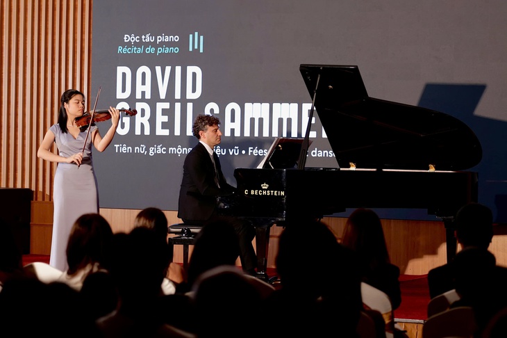 Tiên nữ, giấc mộng và điệu vũ tại Đà Lạt của David Greilsammer Tiên nữ, giấc mộng và điệu vũ tại Đà Lạt của David Greilsammer