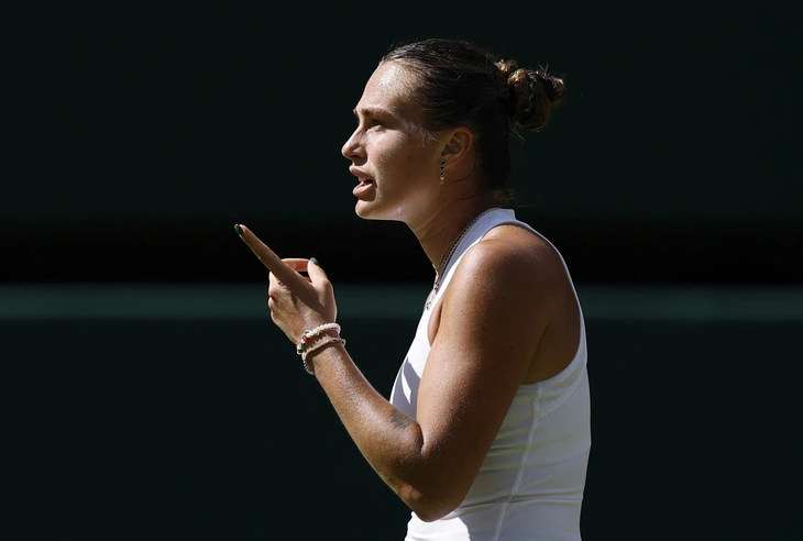 Sabalenka ‘nổi điên’ vì hành vi ăn mừng thiếu tôn trọng của Anisimova ở bán kết Wimbledon Sabalenka ‘nổi điên’ vì hành vi ăn mừng thiếu tôn trọng của Anisimova ở bán kết Wimbledon