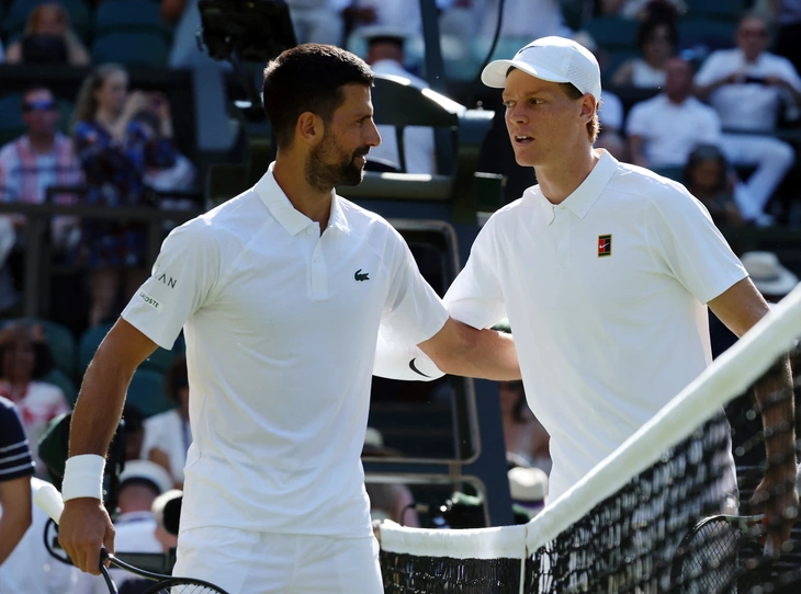Djokovic thua chóng vánh Sinner ở bán kết Wimbledon 2025 Djokovic thua chóng vánh Sinner ở bán kết Wimbledon 2025