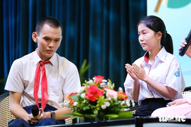 Điểm tựa cho ước mơ vượt khó - Ảnh 2. chắp cánh ước mơ - Ảnh 2.